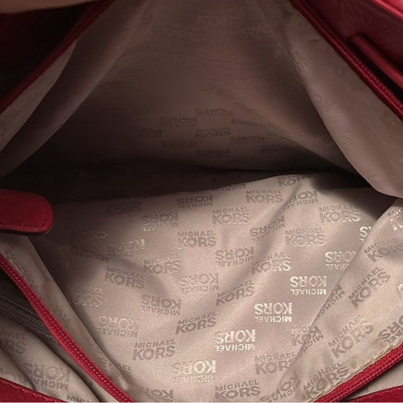 Michael Kors medium size purse - Picture 6 of 10